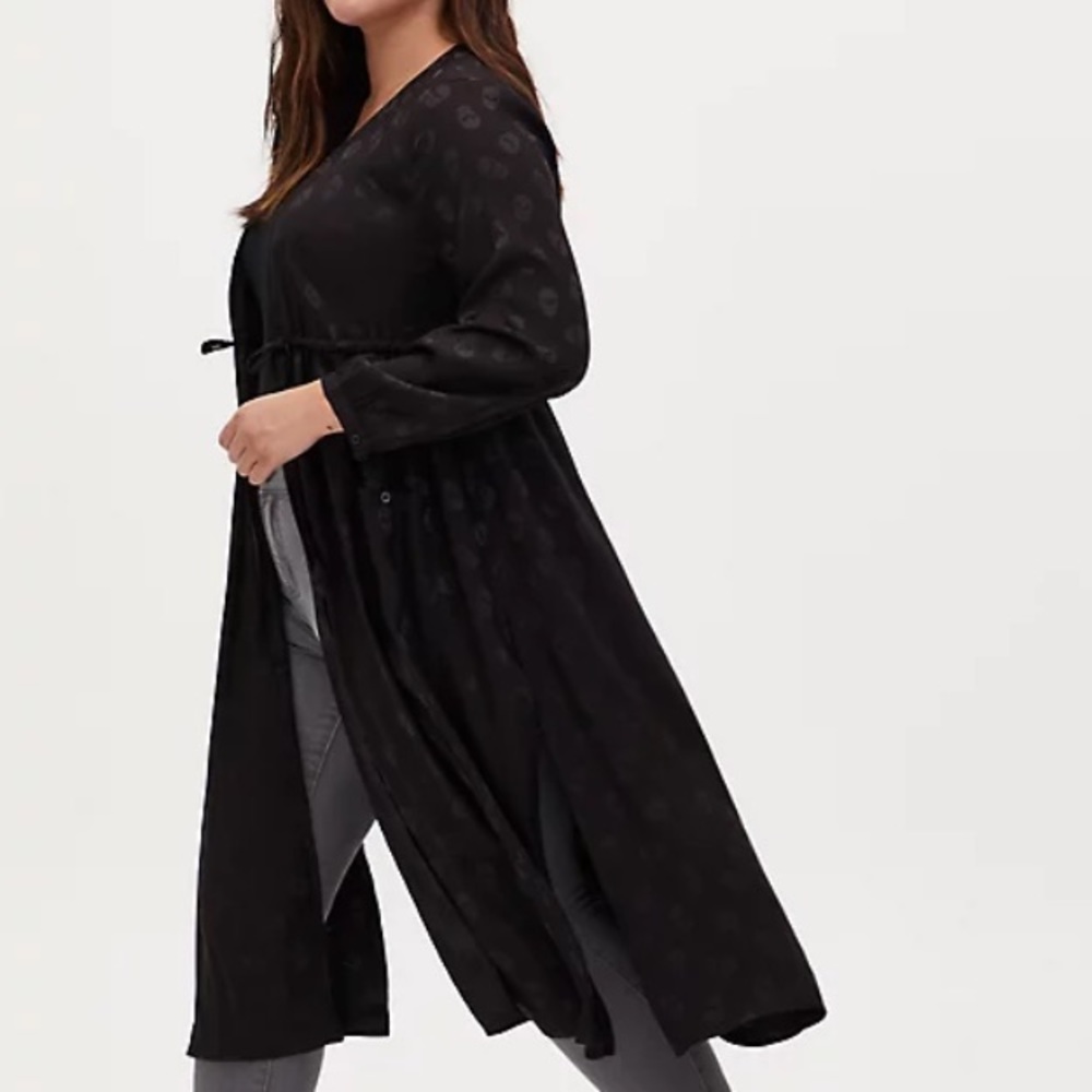 🆕 TORRID Skull Duster Kimono